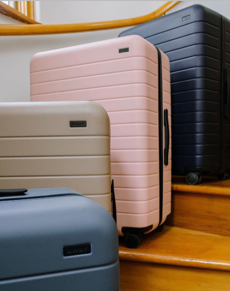 Away アウェイ スーツケース | 絶大な人気を誇るニューヨーク発のスーツケース | AMENEW Dreams